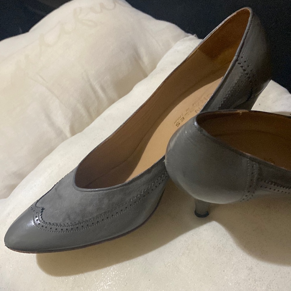 Made in Spain. Beautiful Susan Charles grey oxford 2 inch pumps